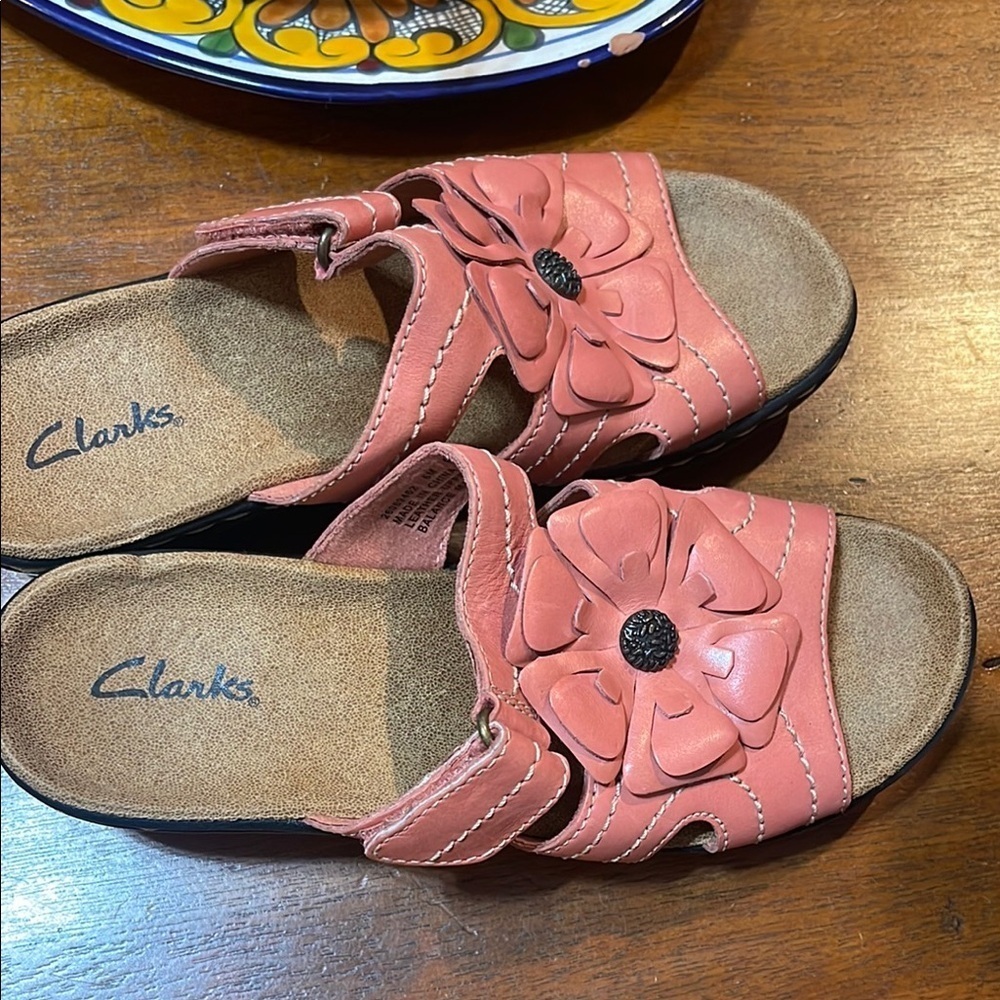 Clarks Pink and Brown Floral Sandals - Picture 6 of 8